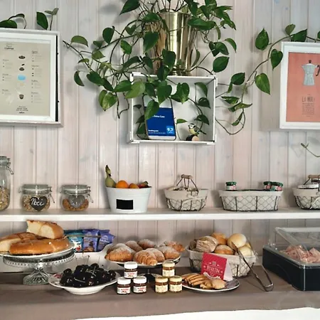 Alojamento de Acomodação e Pequeno-almoço La Dolce Casa Di 3*